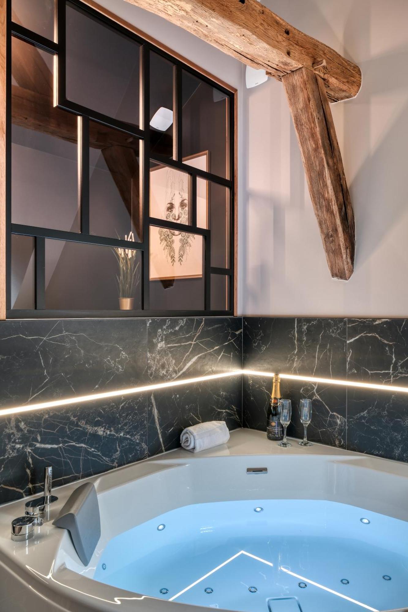 Le Splendide Collegiale Saint Andre Apartment Шартър Екстериор снимка