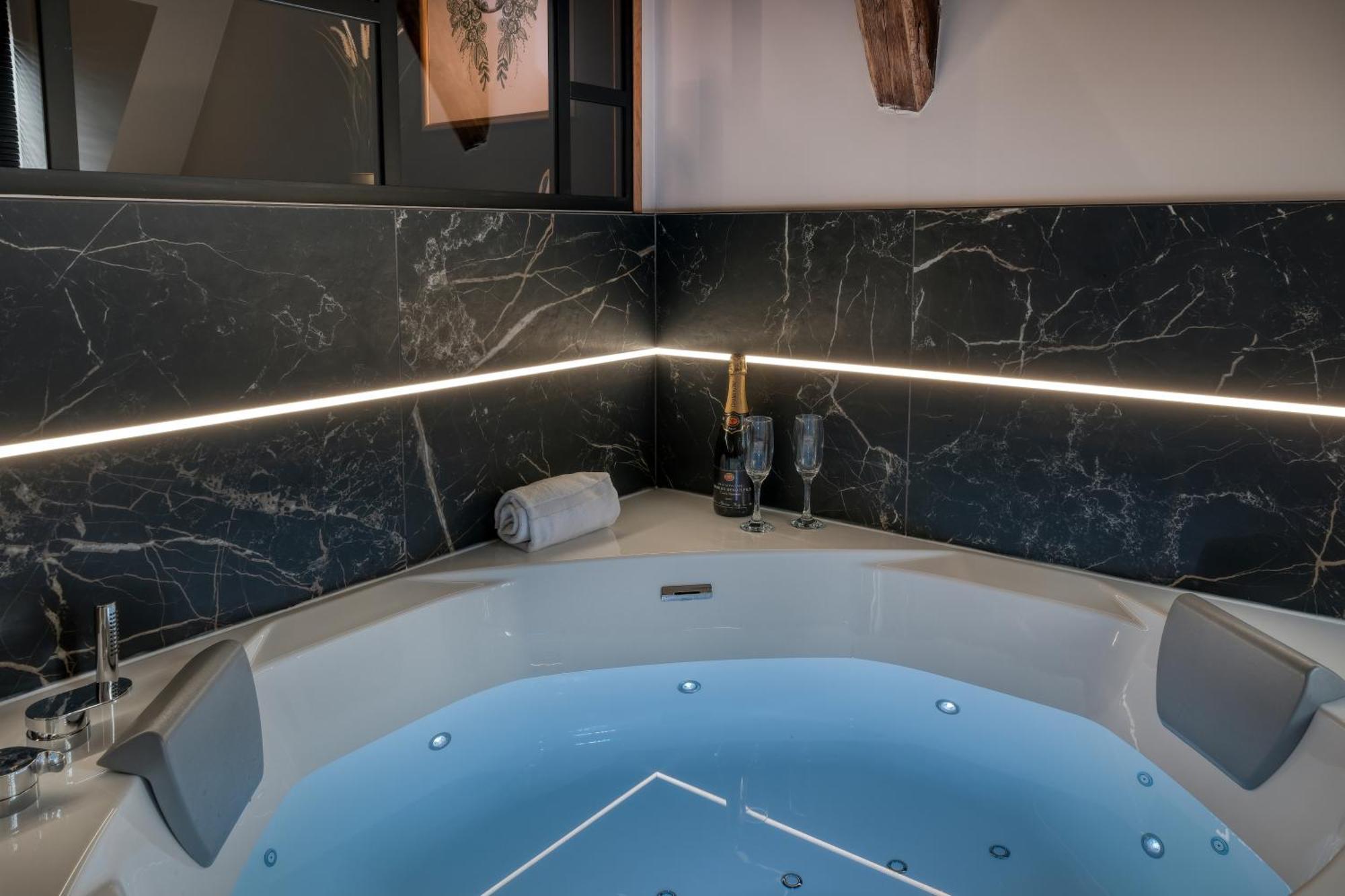 Le Splendide Collegiale Saint Andre Apartment Шартър Екстериор снимка